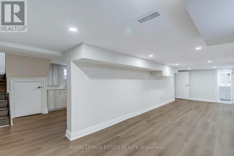 12 NORLONG BOULEVARD, Toronto (East York), Ontario, M4C3W6