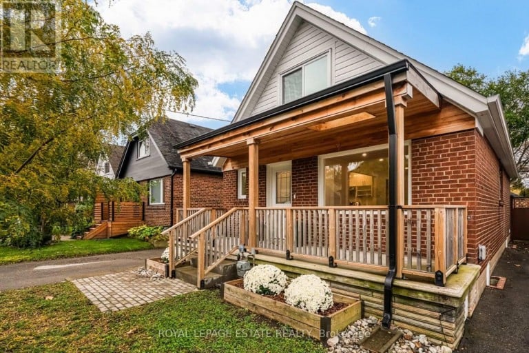 12 NORLONG BOULEVARD, Toronto (East York), Ontario, M4C3W6