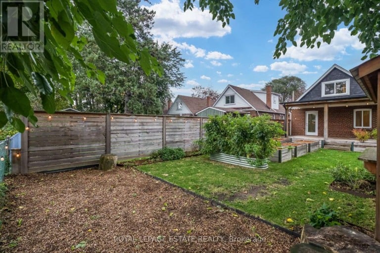 12 NORLONG BOULEVARD, Toronto (East York), Ontario, M4C3W6