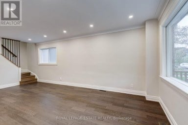 12 NORLONG BOULEVARD Toronto (East York) Ontario photo 8