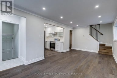 12 NORLONG BOULEVARD Toronto (East York) Ontario photo 9