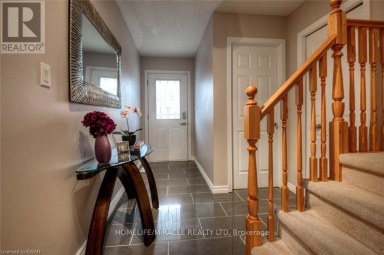 55 SEABROOK DRIVE Kitchener Ontario photo 3