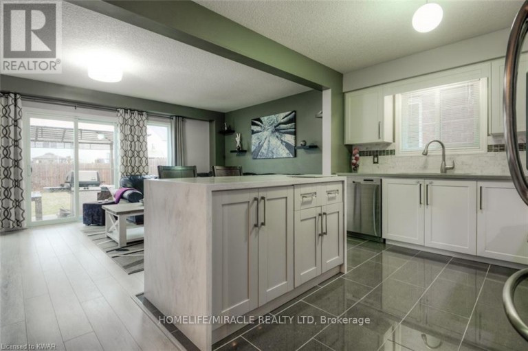 55 SEABROOK DRIVE, Kitchener, Ontario, N2R1Y1