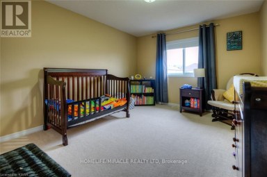 55 SEABROOK DRIVE Kitchener Ontario photo 9
