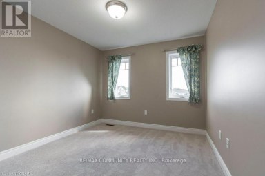 94 REDWOOD DRIVE Belleville (Thurlow Ward) Ontario photo 18