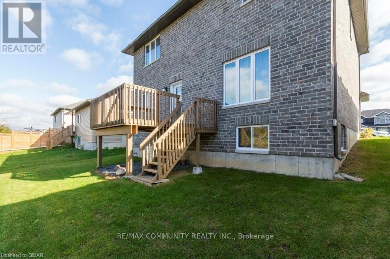 94 REDWOOD DRIVE, Belleville (Thurlow Ward), Ontario, K8N0H5