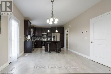 94 REDWOOD DRIVE Belleville (Thurlow Ward) Ontario photo 4