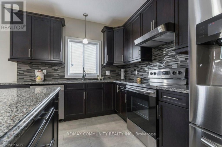 94 REDWOOD DRIVE, Belleville (Thurlow Ward), Ontario, K8N0H5