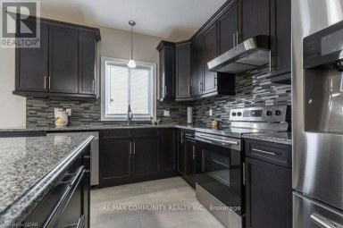 94 REDWOOD DRIVE Belleville (Thurlow Ward) Ontario photo 6