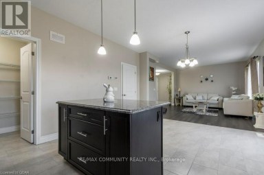 94 REDWOOD DRIVE Belleville (Thurlow Ward) Ontario photo 7