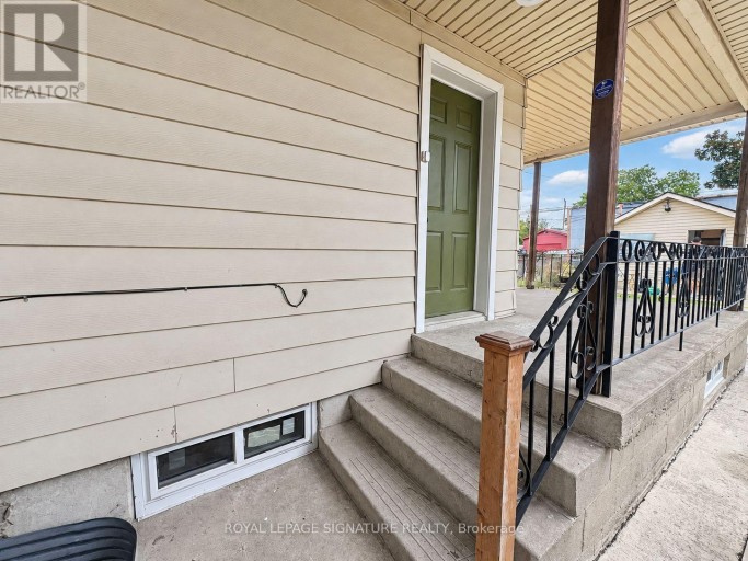 2 - 174 GAGE AVENUE, Hamilton (Crown Point), Ontario, L8L7A4