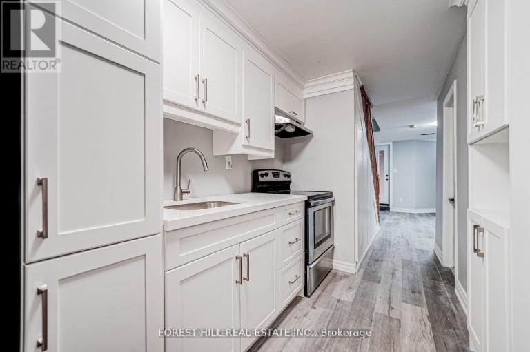 LOWER - 39A LIPPINCOTT STREET E, Toronto (Weston), Ontario, M9N1B2