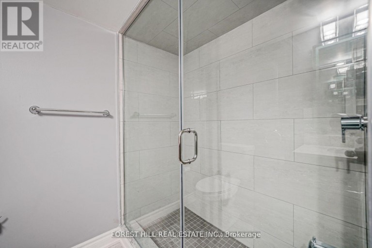 LOWER - 39A LIPPINCOTT STREET E, Toronto (Weston), Ontario, M9N1B2