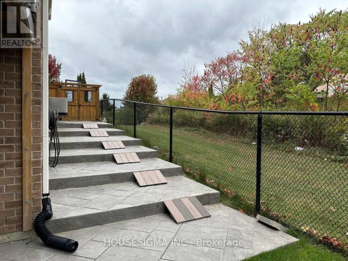3 PHEASANT DRIVE, Richmond Hill (Oak Ridges), Ontario, L4E3S9