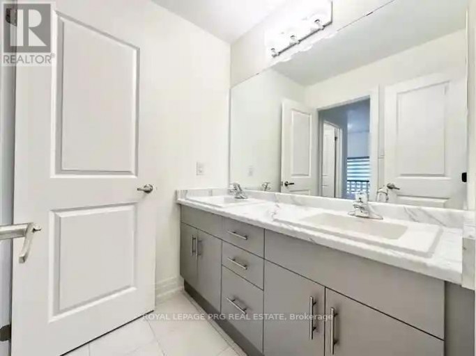 87 SHEPHERD DRIVE, Barrie, Ontario, P3P1J2