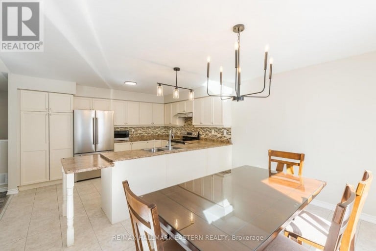10 SPRINGBANK ROAD, Kawartha Lakes (Omemee), Ontario, K0L2W0