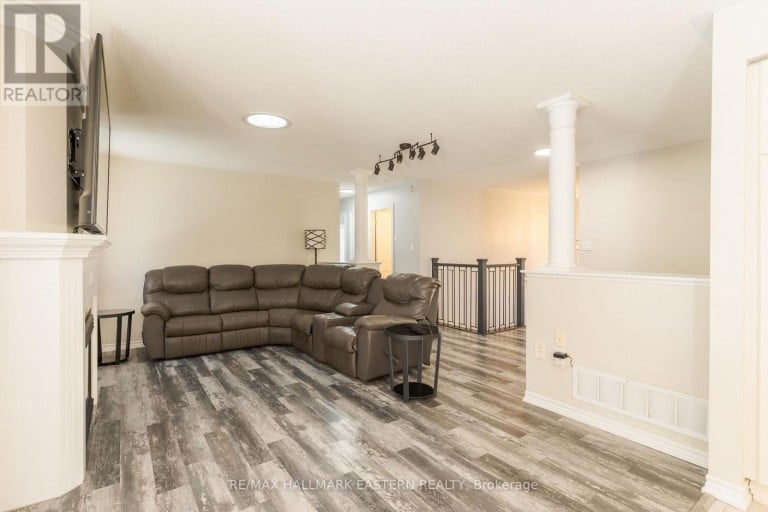 10 SPRINGBANK ROAD, Kawartha Lakes (Omemee), Ontario, K0L2W0