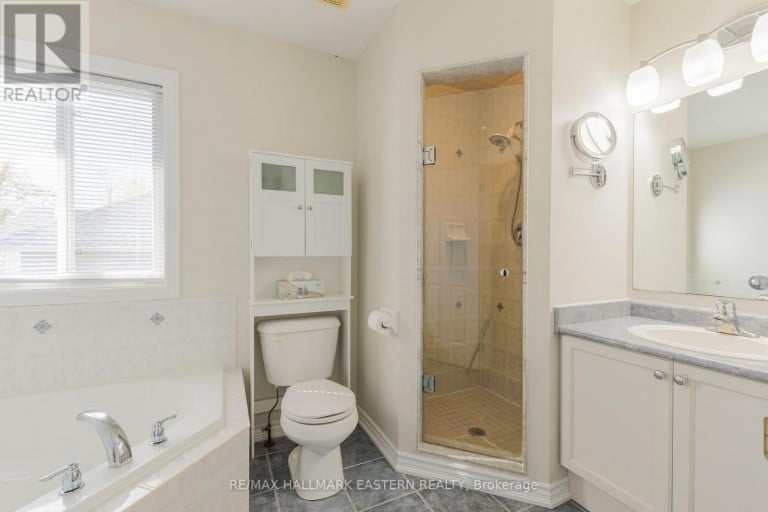 10 SPRINGBANK ROAD, Kawartha Lakes (Omemee), Ontario, K0L2W0