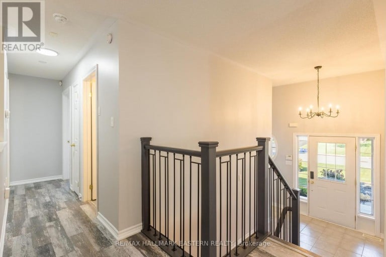 10 SPRINGBANK ROAD, Kawartha Lakes (Omemee), Ontario, K0L2W0
