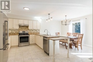 10 SPRINGBANK ROAD Kawartha Lakes (Omemee) Ontario photo 4