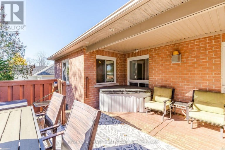 10 SPRINGBANK ROAD, Kawartha Lakes (Omemee), Ontario, K0L2W0