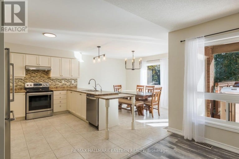 10 SPRINGBANK ROAD, Kawartha Lakes (Omemee), Ontario, K0L2W0