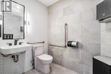 OFFICE 2A-531 KING STREET Midland Ontario photo 6