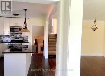 16 TERRYELLEN CRESCENT Toronto (Markland Wood) Ontario photo 3