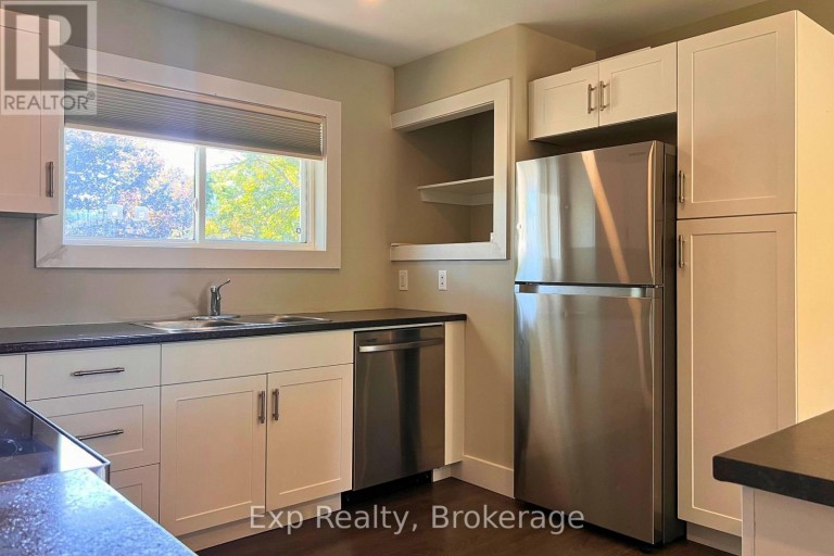UNIT B - 20 MUNRO AVENUE, Belleville (Belleville Ward), Ontario, K8N1K1