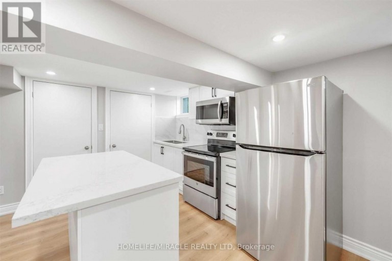 135 CENTRAL PARK BOULEVARD N, Oshawa (O'Neill), Ontario, L1G5Y6