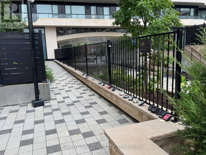 520 - 8188 YONGE STREET, Vaughan (Uplands), Ontario, L4J0M2