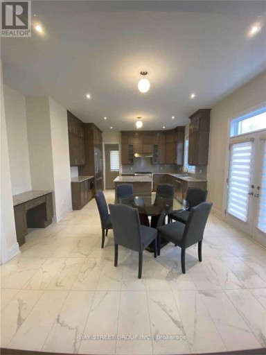 28 MACDONALD COURT, Richmond Hill (Oak Ridges Lake Wilcox), Ontario, L4E1E9