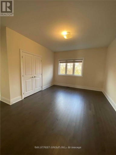 28 MACDONALD COURT, Richmond Hill (Oak Ridges Lake Wilcox), Ontario, L4E1E9