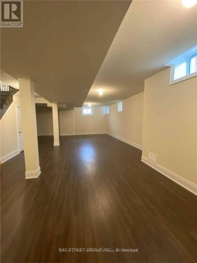 28 MACDONALD COURT, Richmond Hill (Oak Ridges Lake Wilcox), Ontario, L4E1E9
