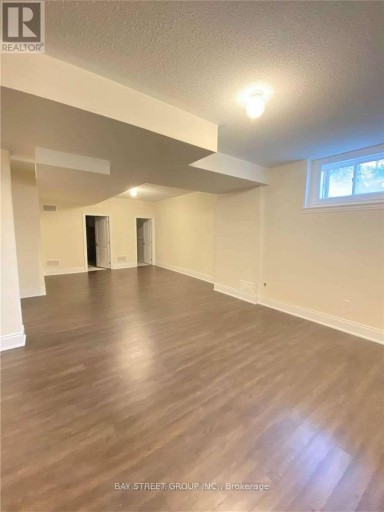 28 MACDONALD COURT, Richmond Hill (Oak Ridges Lake Wilcox), Ontario, L4E1E9