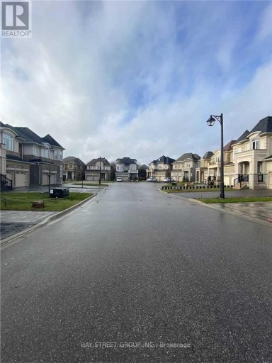 28 MACDONALD COURT, Richmond Hill (Oak Ridges Lake Wilcox), Ontario, L4E1E9