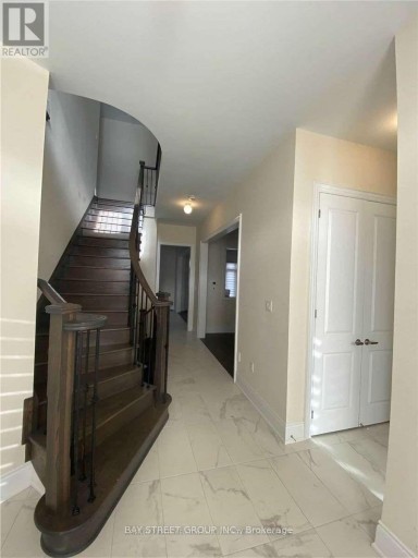 28 MACDONALD COURT, Richmond Hill (Oak Ridges Lake Wilcox), Ontario, L4E1E9