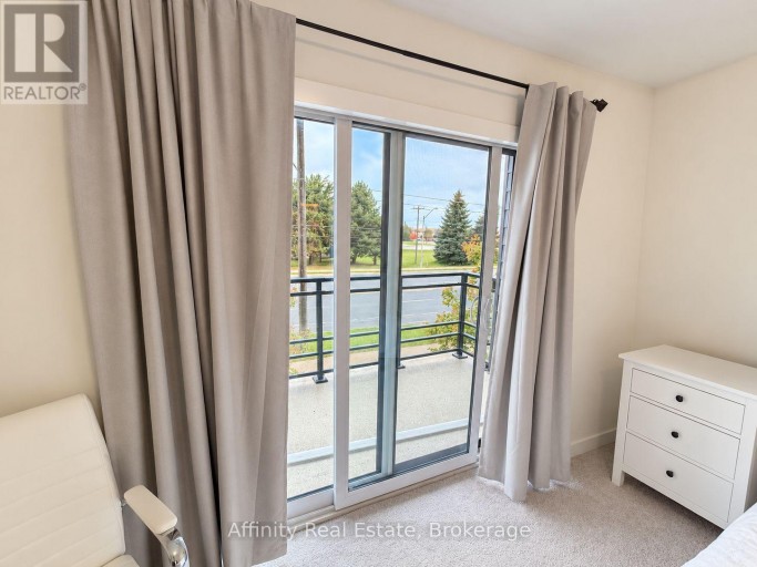 212 - 251 NORTHFIELD DRIVE E, Waterloo, Ontario, N2J4G8