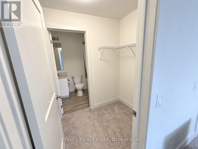 212 - 251 NORTHFIELD DRIVE E, Waterloo, Ontario, N2J4G8