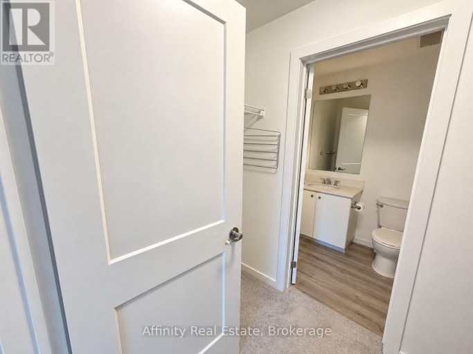 212 - 251 NORTHFIELD DRIVE E, Waterloo, Ontario, N2J4G8