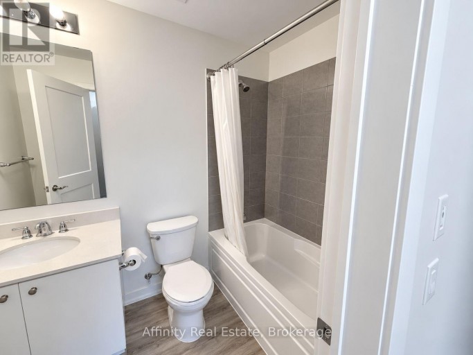 212 - 251 NORTHFIELD DRIVE E, Waterloo, Ontario, N2J4G8