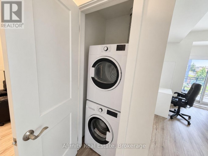 212 - 251 NORTHFIELD DRIVE E, Waterloo, Ontario, N2J4G8