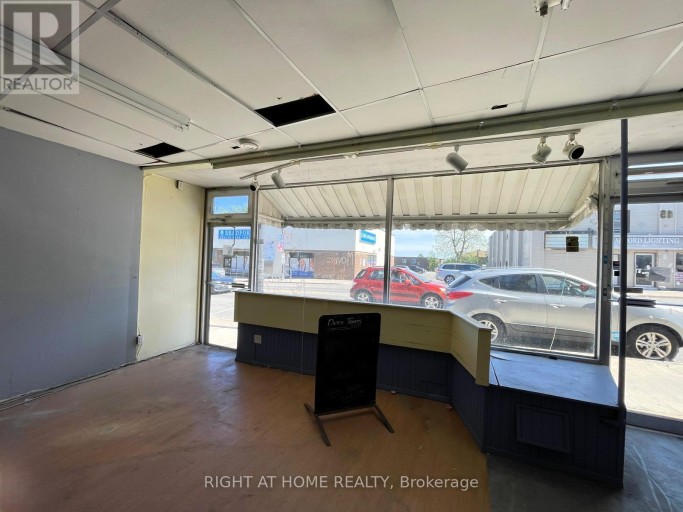 15 HOLLAND STREET E, Bradford West Gwillimbury (Bradford), Ontario, L3Z2B3