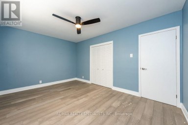 MAIN - 79 CLEARBROOKE CIRCLE Toronto (Rexdale-Kipling) Ontario photo 16