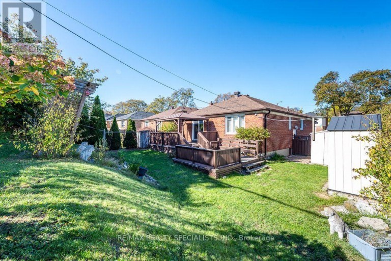 MAIN - 79 CLEARBROOKE CIRCLE, Toronto (Rexdale-Kipling), Ontario, M9W2E6