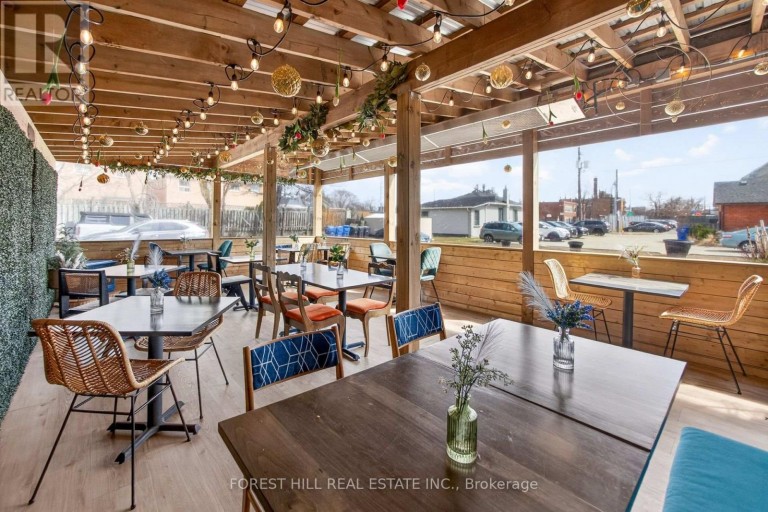 200 - 151 QUEEN STREET S, Mississauga (Streetsville), Ontario, L5M1L1