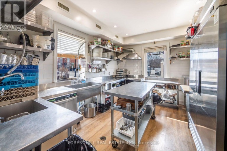 200 - 151 QUEEN STREET S, Mississauga (Streetsville), Ontario, L5M1L1