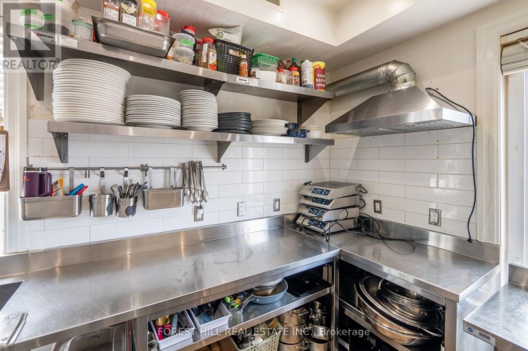 200 - 151 QUEEN STREET S, Mississauga (Streetsville), Ontario, L5M1L1