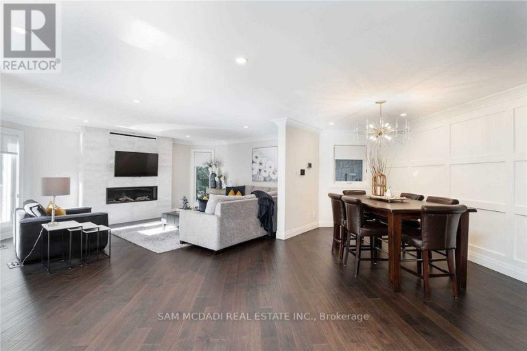 2064 ALMIRA COURT, Mississauga (Sheridan), Ontario, L5H4A5