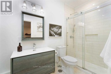 2064 ALMIRA COURT Mississauga (Sheridan) Ontario photo 27